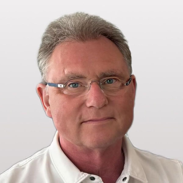 Dr. med. John Heim